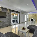 Zeus Villa