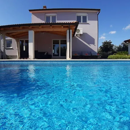 Zeus Ferienhaus *