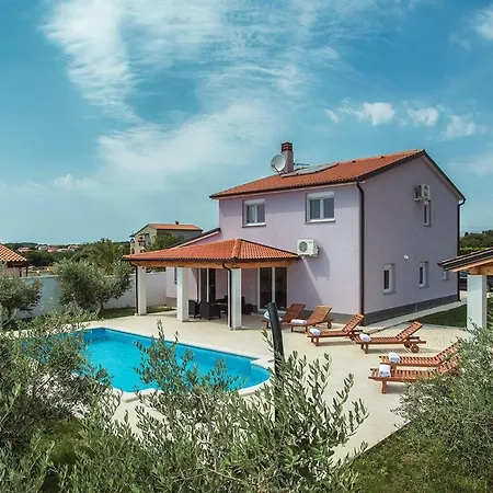 Zeus Ferienhaus *