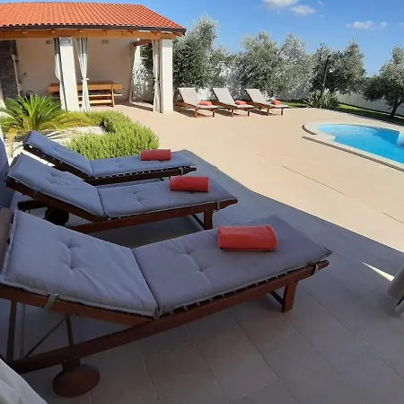 Holiday home Zeus Pula